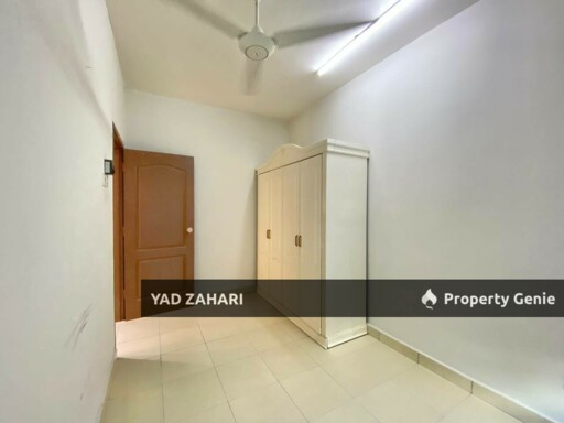 Villa Park, Seri Kembangan | RM330K -  Nicely Renovated, Semi Furnished & Unit Near Lift