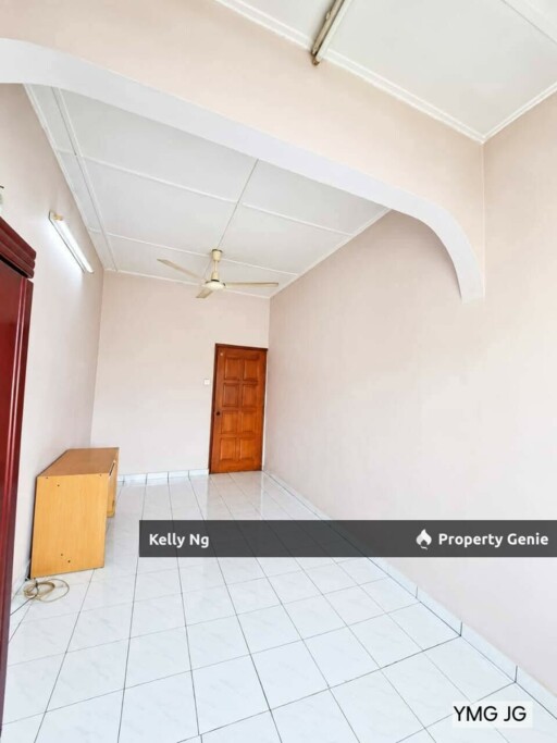 Double Sty Renovated House At Klang Utama For Rent