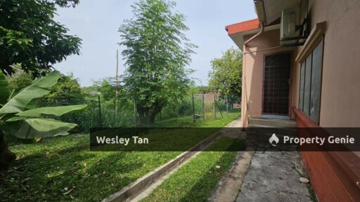 Single Storey SemiD Ayer Keroh Fully Extended 5rooms Extra Garden Area