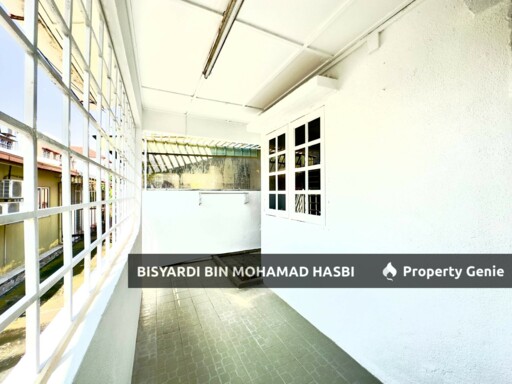 RENOVATED & FRESHLY PAINTED, Double Storey USJ 9 Subang Jaya .