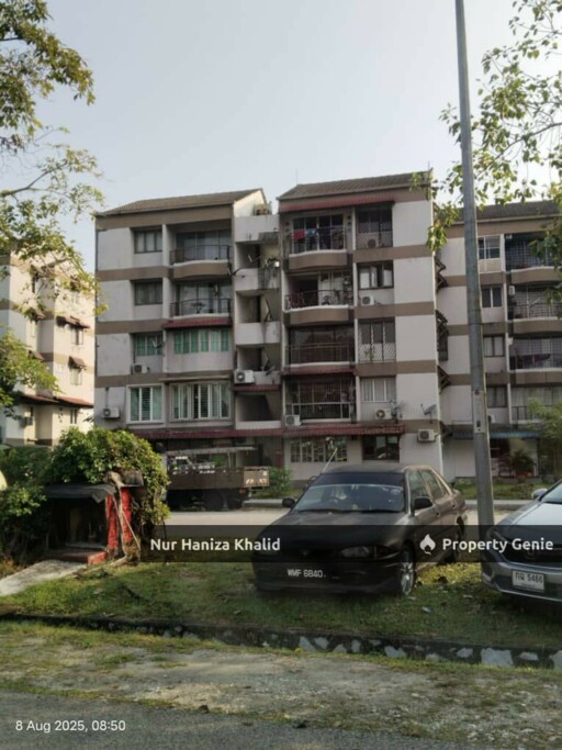 Apartment Kinrara  Court Puchong Selangor