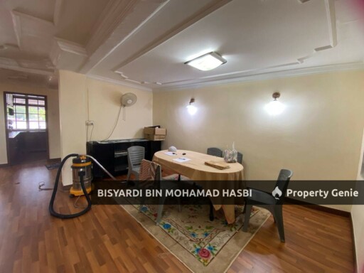 FACING OPEN RENOVATED 2 STOREY SS12 SUBANG JAYA.