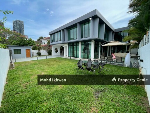2 STOREY BUNGALOW JALAN AYER MOLEK TASIK TITIWANGSA