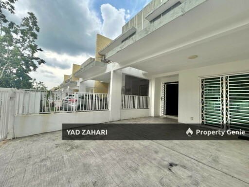 The Terresse, Bandar Puteri Bangi | Superlink 4+1 Rooms | RM670K- Semi Furnished, Spacious Unit & Nearby Exit Highway