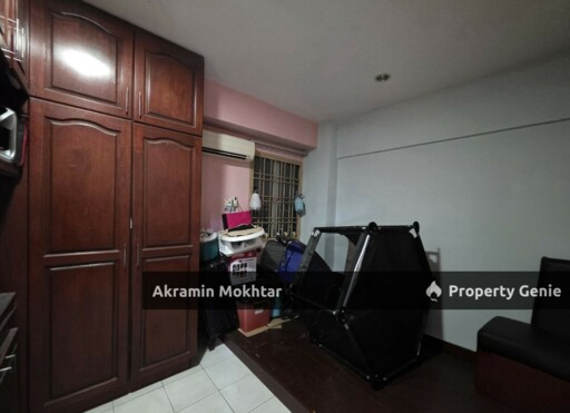 Freehold, Corner Unit, Partially Furnished & 2 Parking | Sri Cempaka Apartment, Jalan Sepakat Indah Kajang