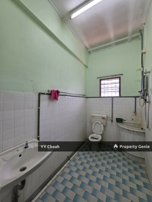 Menglembu, Ipoh Double Storey House For Sale Facing Empty Land Great Location Big Balcony