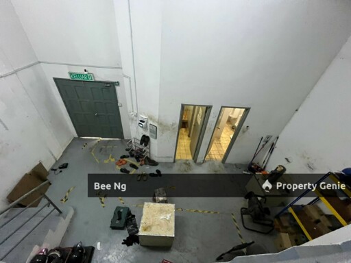 Kempas Utama / 1.5 Storey Semi D Factory / Light Industry