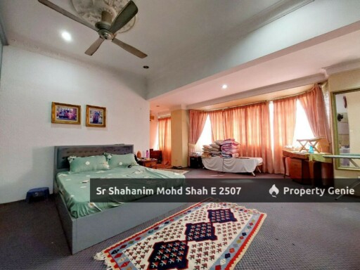 DOUBLE STOREY HOUSE AT TAMAN ALAM MEGAH SEKSYEN 27 SHAH ALAM  END LOT UNIT, RARE UNIT WITH BIG SIZE