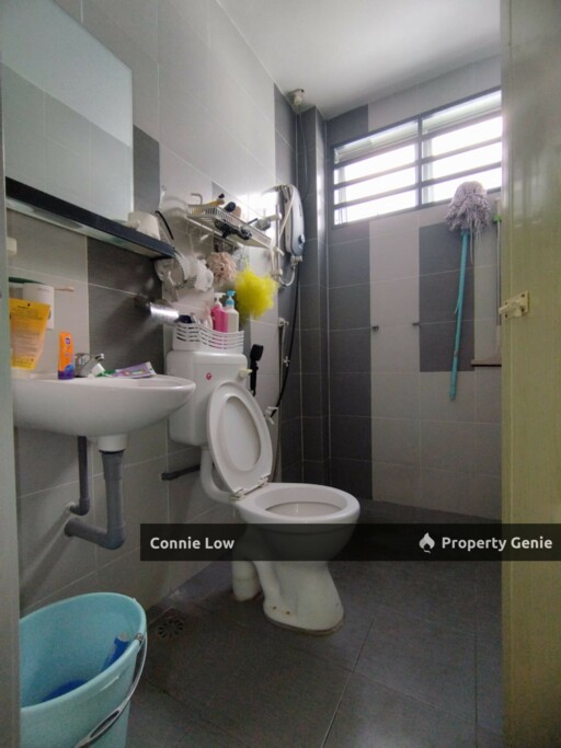 FULL LOAN Move in Condition Free Partial Furnished 1.5 Storey House Ipoh Pengkalan Barat