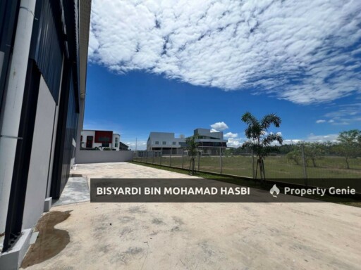 SEMI DETACHED FACTORY WAREHOUSE @ CIPTA 3 BANDAR SERENIA SEPANG .