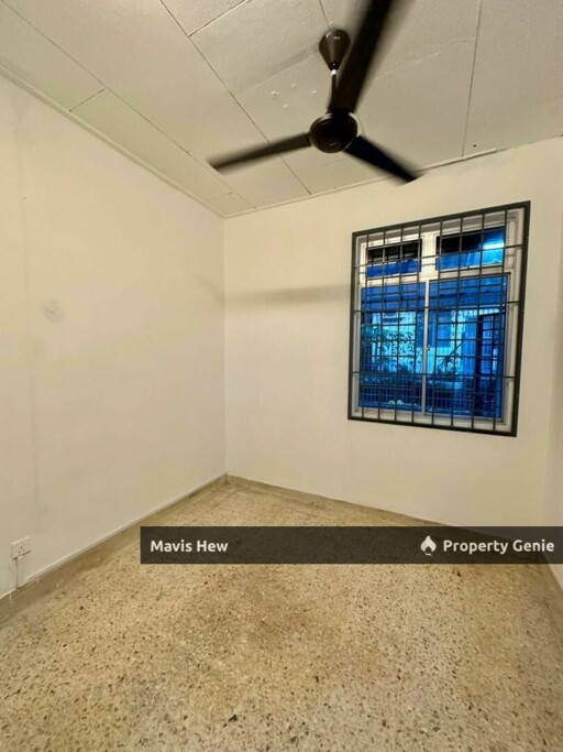 For Rent Jalan Molek 2/6 , Taman Molek, 1-Storey Terrace, G&G