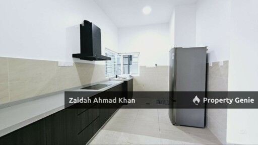 Jacaranda Garden Residence 3 Storey Bungalow For Rent