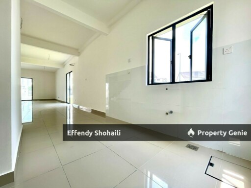 SEJATI LAKESIDE CYBERJAYA CORNER LOT