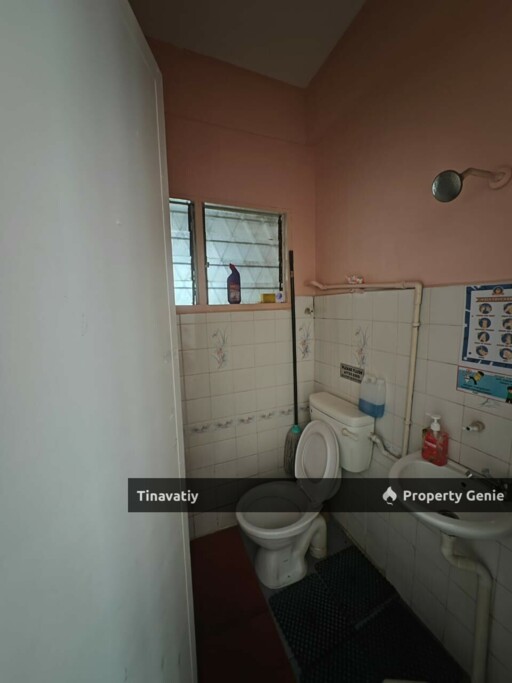 Bandar Sunway Subang Jaya Big Conner Lot Double Storey House in Strategically Bustling Commercial Area.