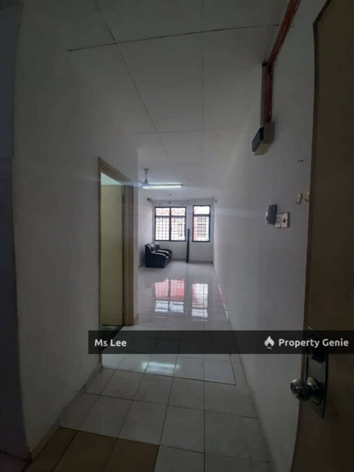 2nd Floor Shop Apartment @ Batu Caves Centerpoint, Taman Industri Bolton, Batu Caves-Ready 15/11