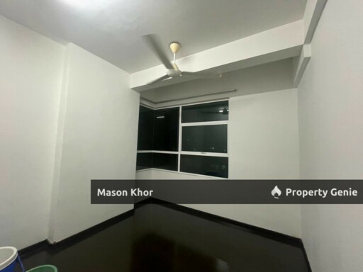 THE OASIS CONDOMINIUM LOWER FLOOR 1085sf BARE UNIT 1CP GELUGOR