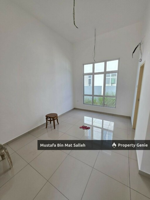 [Corner Unit] Koyak Plastik, Taman Serai Wangi