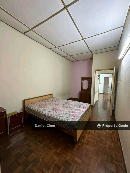 Simee Taman Wah Keong Double Storey House Partially Furnished For Rent