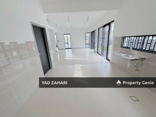 Elmina Green 7, Shah Alam | 2-Storey Terrace 5 Bedrooms | RM1.5M - Endlot, Brand New, Extra Land Back and Side