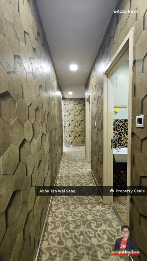 URGENT SALE! INTER-CORNER OFFICE @ KK Times Square | BELOW Market Value