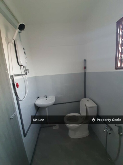 Male Room 3 RM750 @ 1st Floor Shop Apt-Sek 7-Shah Alam-near UITM-Ready Now
