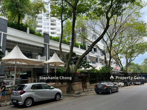 Emerald Plaza North Shop