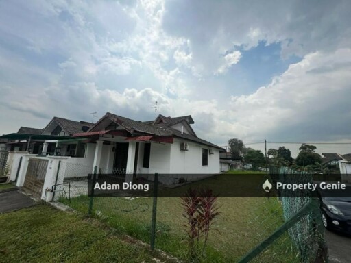 Jalan Molek, Taman Molek @ 1.5 Storey Corner House