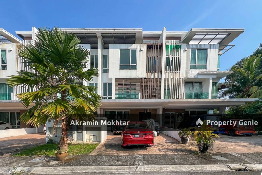 Freehold, Facing Open, Fully Extended & Partially Furnished | 3 Storey Superlink Cassia Garden Residence Cyberjaya