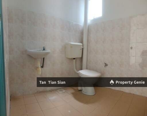 (S047) Apartment for Sale @ Pulau Melaka Good location murah cheap pool seaside garden good low cost