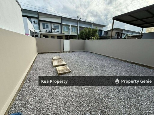 Double Storey Terrace House for Rent at Pine Square, Batu Kawa