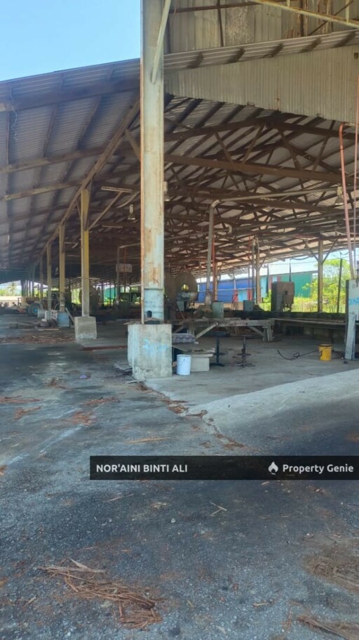 Sawmill with license for sale in Gambang.Freehold land