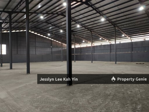 Detached Single Storey Factory with Big Land For Rent @ Sungai Lalang Semenyih