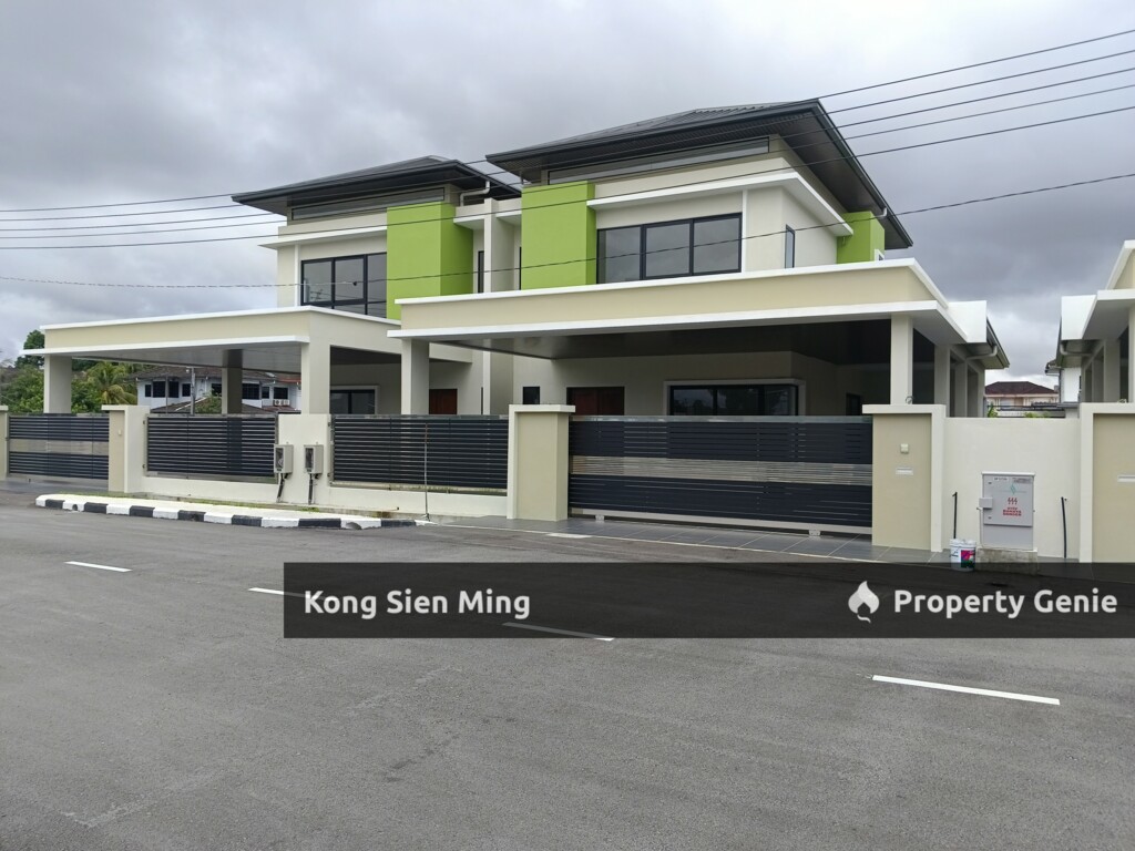 Sibu Double Storey Semi D at Jalan Wong King Huo