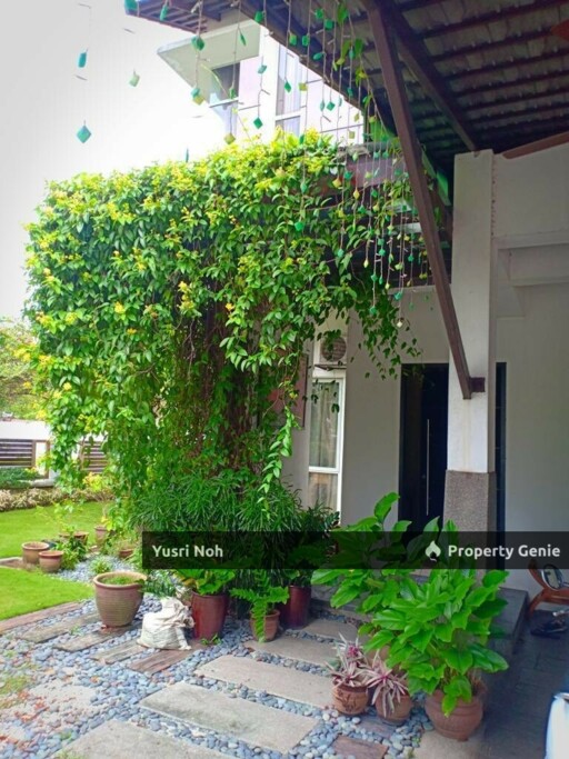 CORNER LOT BUNGALOW @ LAMAN SERI SEKSYEN 13 SHAH ALAM