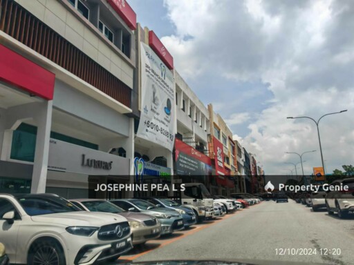 Damansara Uptown 3.5 storey Shoplot For Sale