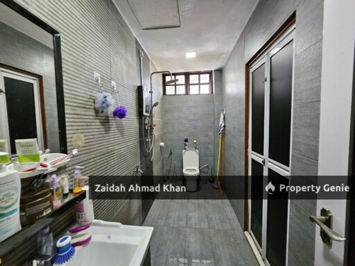 Exclusive Bungalow Seksyen 9 Shah ALam With Spacious Garden Hot Prime Area For Sale