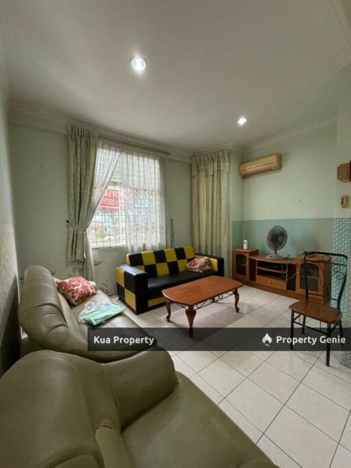 First Floor Shophouse/Apartment For Sale! Located at Matang Jaya