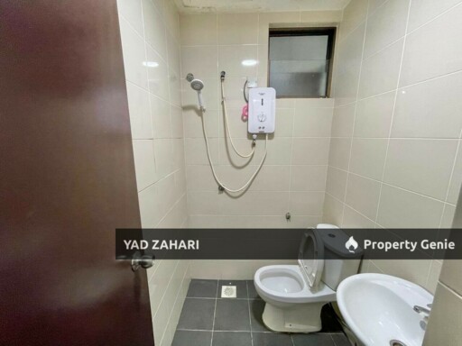 Residensi Zamrud, Kajang | RM330K - Corner Unit, Semi Furnished, Freehold and Facing Pool