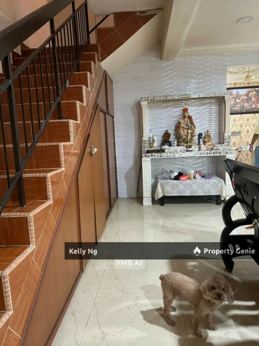 Double Sty House Partly Furnished At Bukit Tinggi 1 Klang For Rent