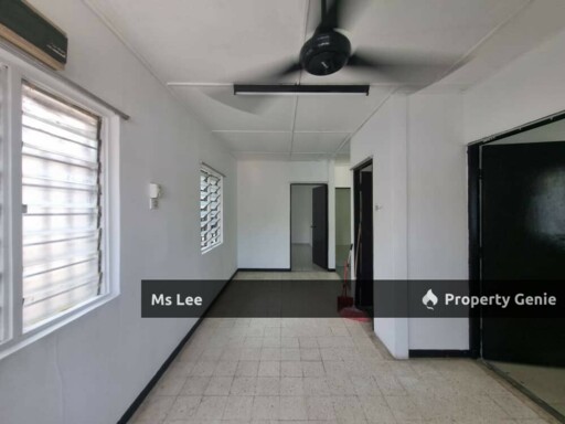 1st Floor Town House @ Taman Kajang Utama - Sale Below Bank Value Rm30k
