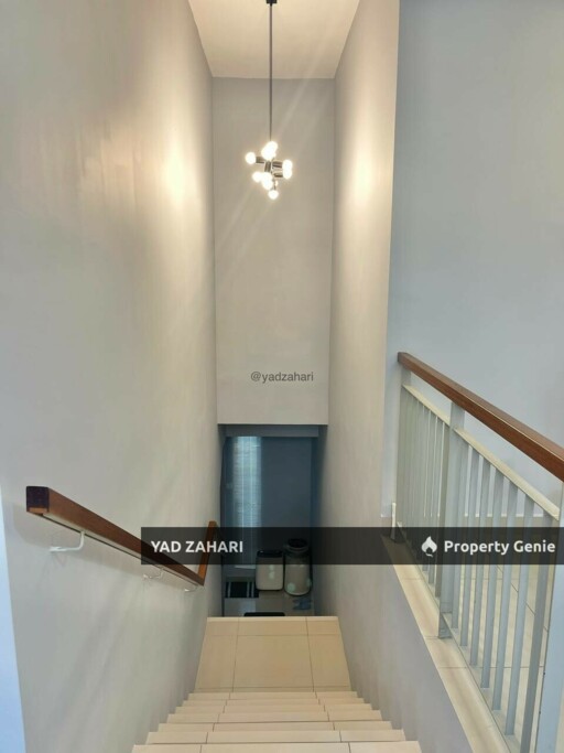 Crescent Park, Bukit Mahkota, Kajang | Townhouse 3+2 Rooms | RM640K - Fully Furnished, Renovated With Bigger Upper Unit
