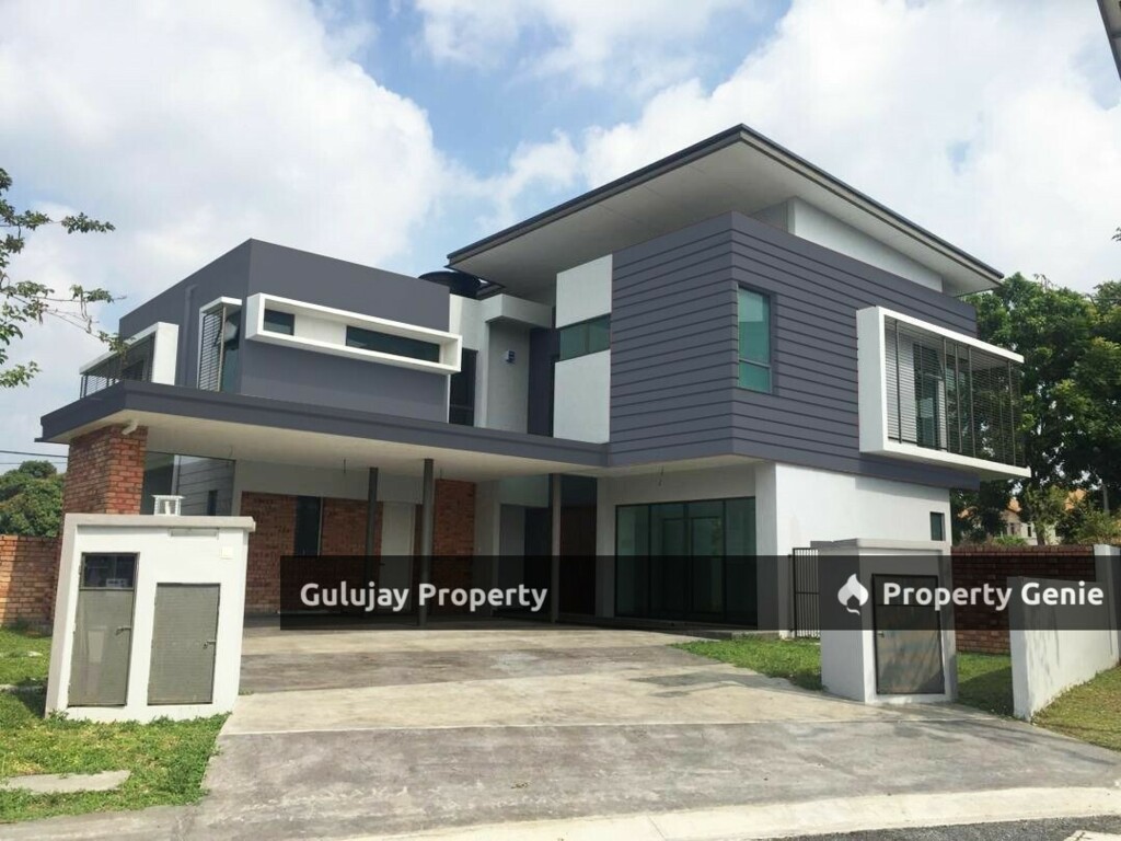 2 Storey Freehold Bungalow At Paya Emas Cheng For Sales