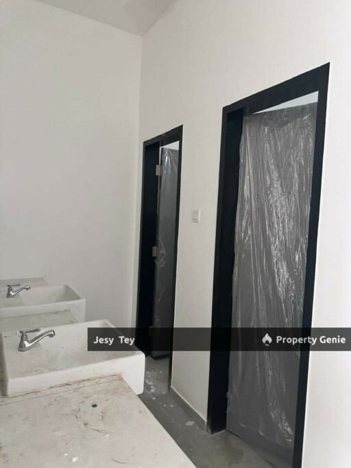 For Rent Setia Tropika Shoplot (Second Floor)