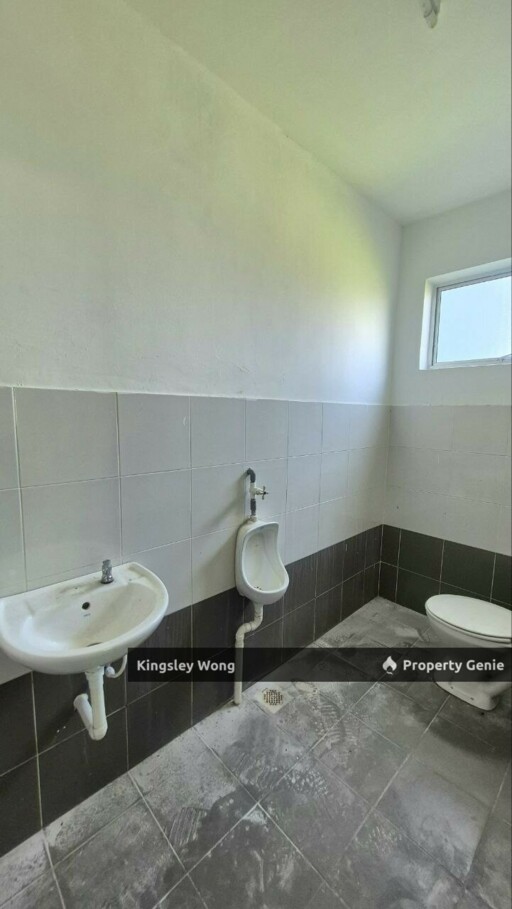 Kawasan Perindustrian Klebang Bistari 1.5 Storey Semi D Factory  Ceiling Height Approx. 25ft Near Chemor Jelapang