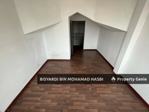 24'x70' Sq.Ft FREEHOLD End Lot Extra Land 2.5 Storey Terrace House Taman Salak Perdana, Bandar Baru Salak Tinggi, Sepang.