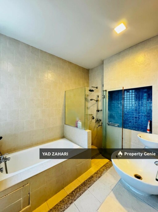 Lagenda 1, Bukit Jelutong, Shah Alam | 2-Storey Superlink 5 Bedrooms | RM2.1M - Extended Kitchen, Facing Open & Extra Land