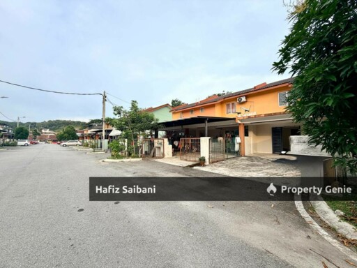 Double Storey Terrace Taman. Salak Baiduri Sepang