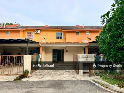 Double Storey Terrace Taman. Salak Baiduri Sepang