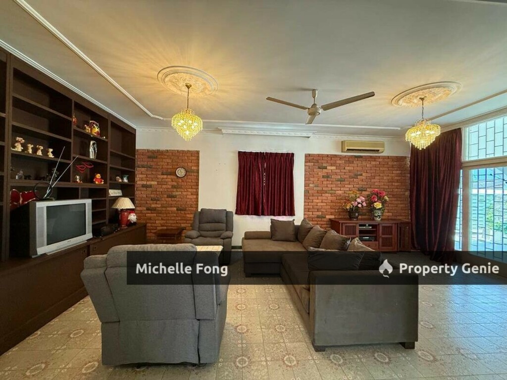 Taman Kolam Air @ Jb Town / Double Storey Bungalow / Fully Furnish