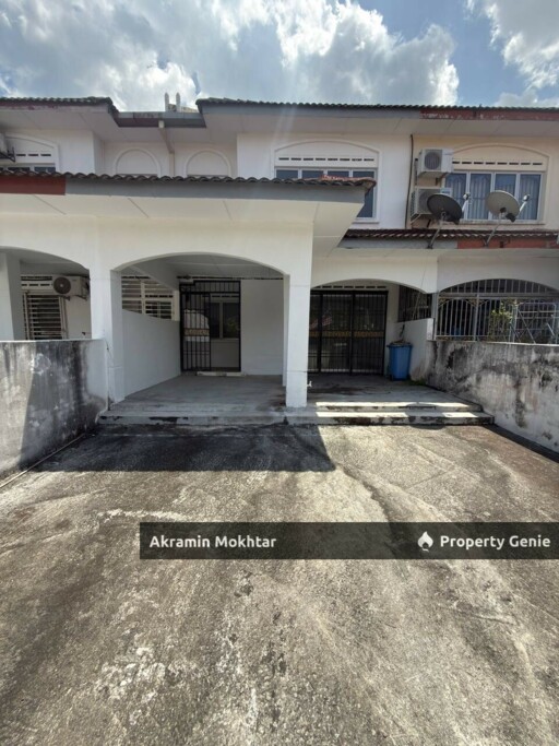 Double Storey Bandar Seri Ehsan Banting, Selangor